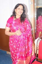Kavita Krishnamurthy at Lata Mangeshkar_s birthday concert in Shanmukhanand Hall on 28th Sept 2011 (45).JPG